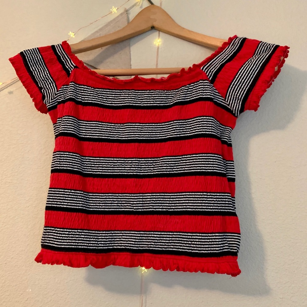 Stretchy, striped crop top! Sized 6